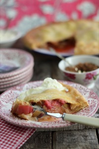 LIZ'S RHUBARB & STRAWBERRY TART