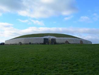 Newgrange & Knowth - Bru na Boinne Visitor Centre - Donore County Meath Ireland