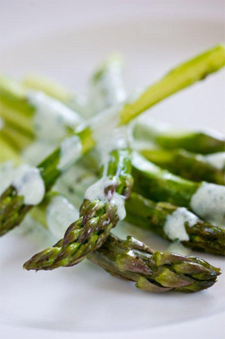 Asparagus with Apple & Goats' Cheese Dressing