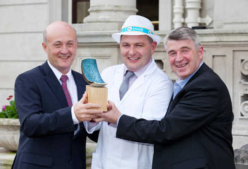 L to R: Donal Buckley, Business Development & Innovation Director, BIM; Gerard Collier, Fisherman’s Catch, Clogherhead winner of BIM’s Young Fishmonger Competition 2015 and Martin Shanahan, Fishy Fishy Restaurant, Kinsale and TV broadcaster