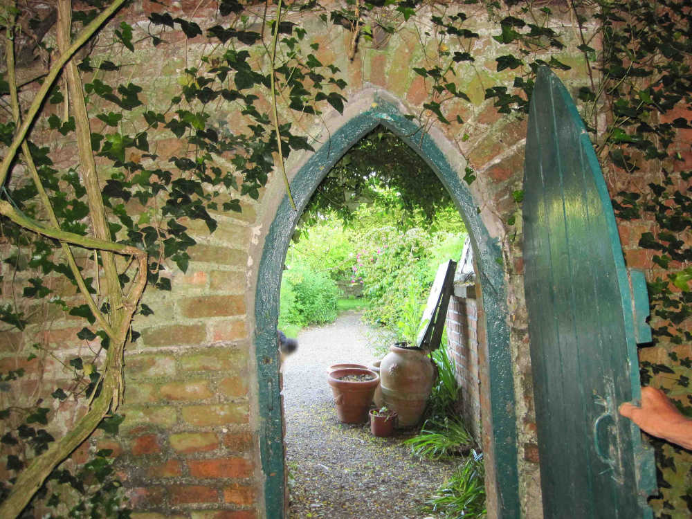 Door to Secret Garden