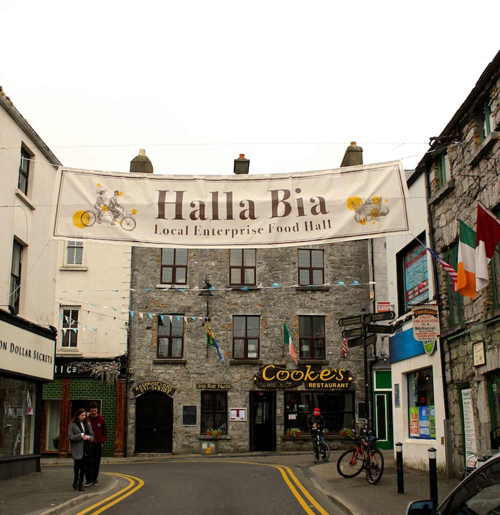 Halla Bia, Galway
