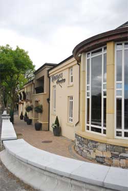 Keenans Hotel & Restaurant