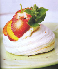 Peach & Strawberry Pavlova 